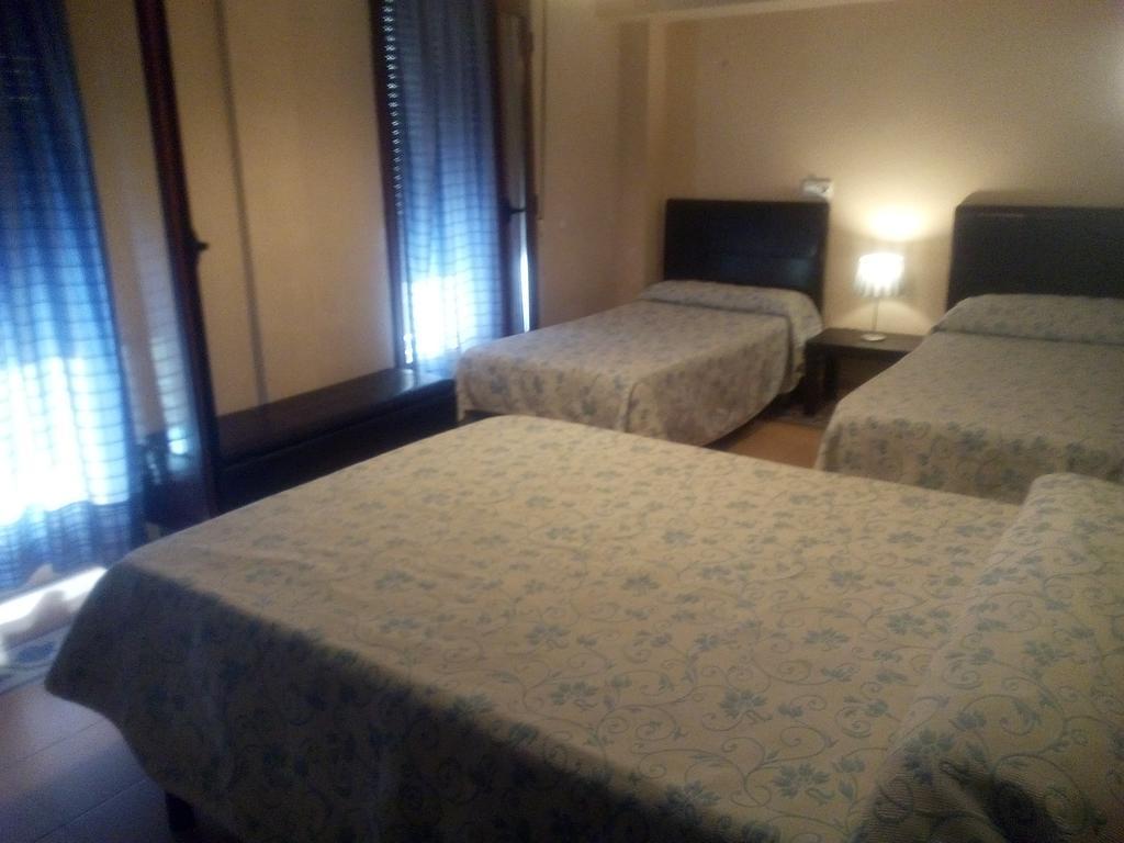 גרנדה Hostal Sevilla מראה חיצוני תמונה